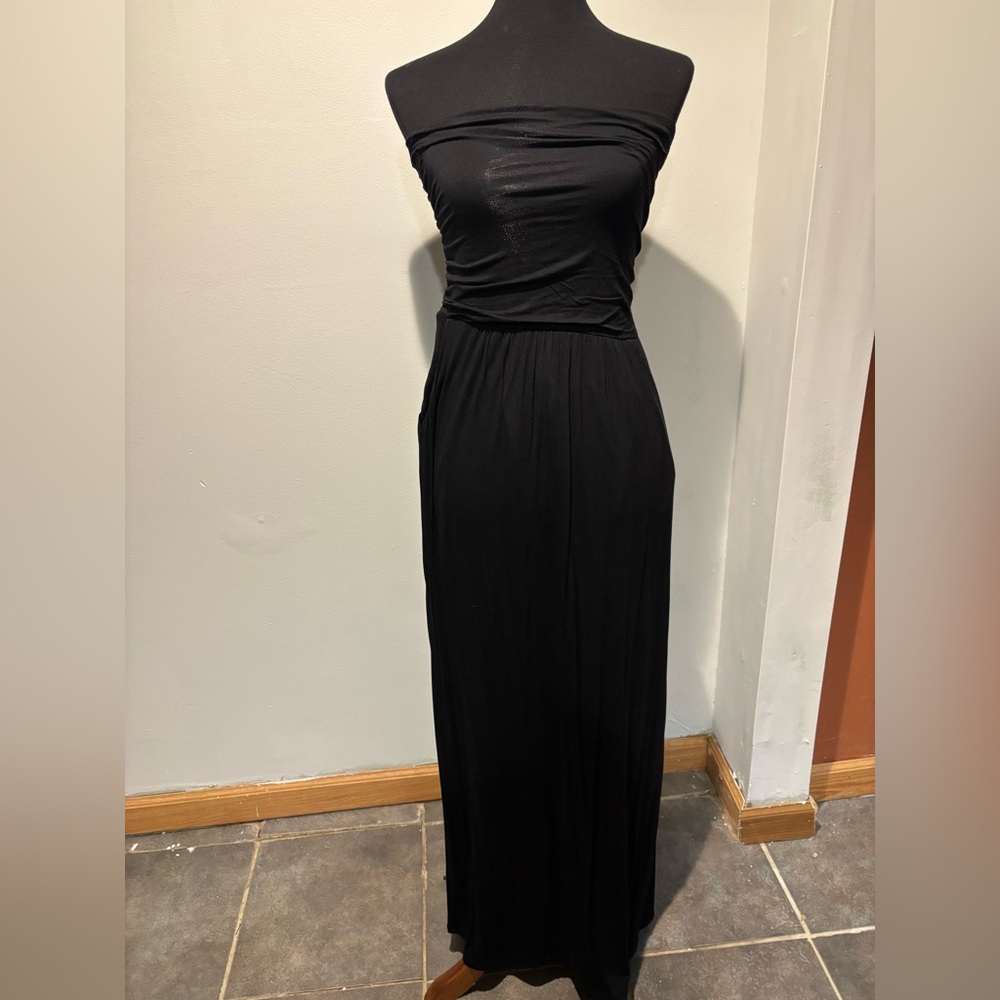 Black Strapless Dress with pockets